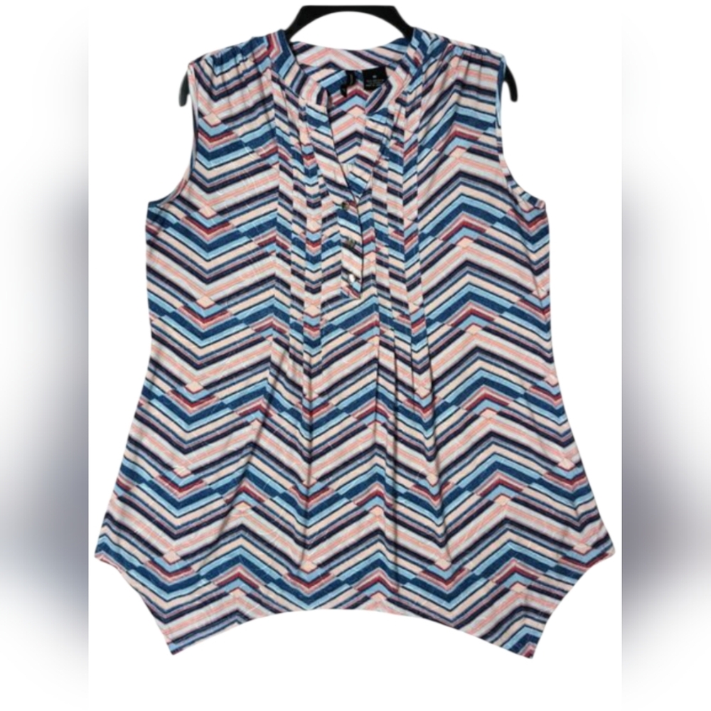 New Directions Sleeveless Top Pleated V-Neck Sharkbite Hem Women's Size Medium